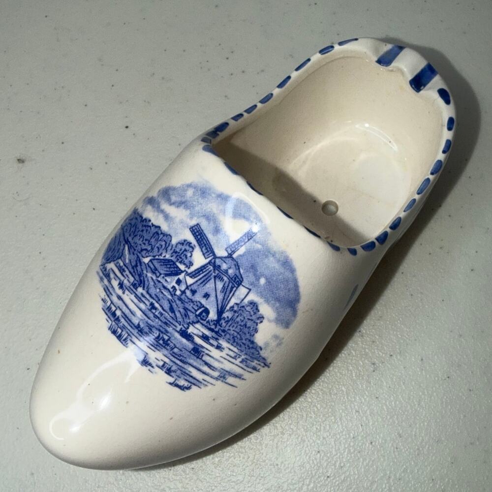 Vintage Ashtrays Holland Dutch Shoes Blue Hand Painted Ceramic Windmill - Picture 2 of 7